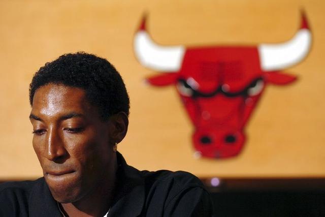 累坏了！杜兰特左小腿拉伤 至少伤停两周时间